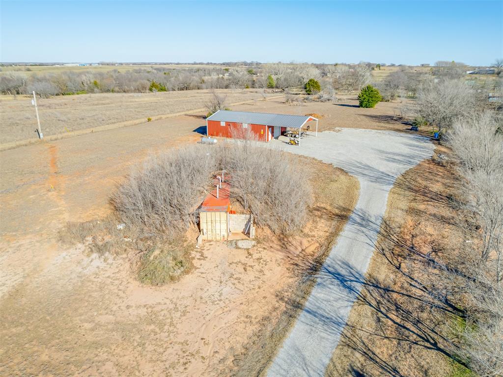 2810 S Highway 81 Property Photo 4