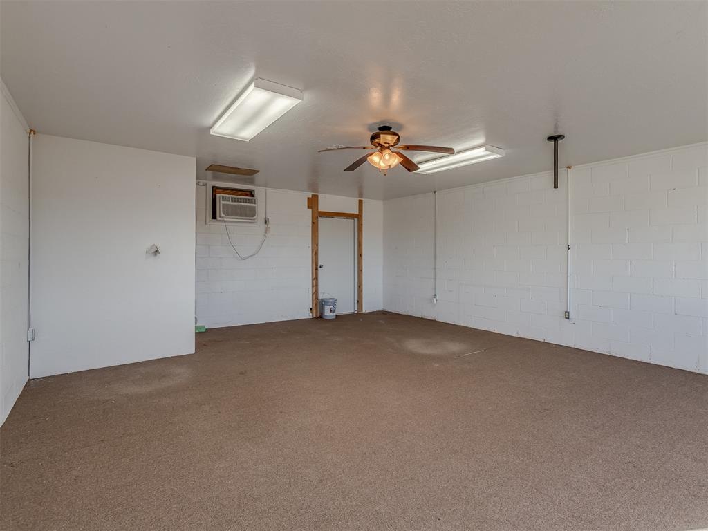 2810 S Highway 81 Property Photo 7