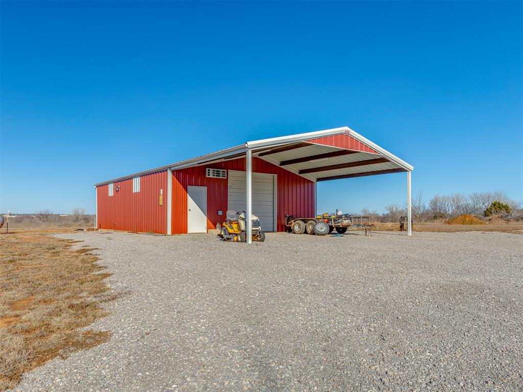 2810 S Highway 81 Property Photo 18