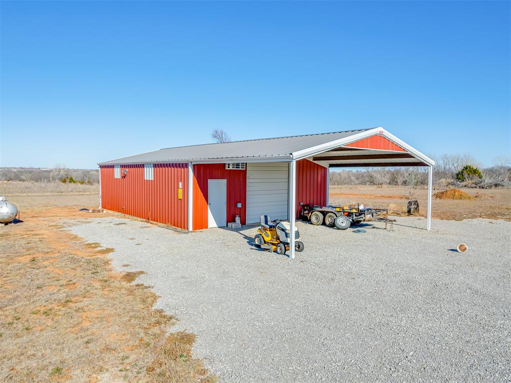 2810 S Highway 81 Property Photo 19