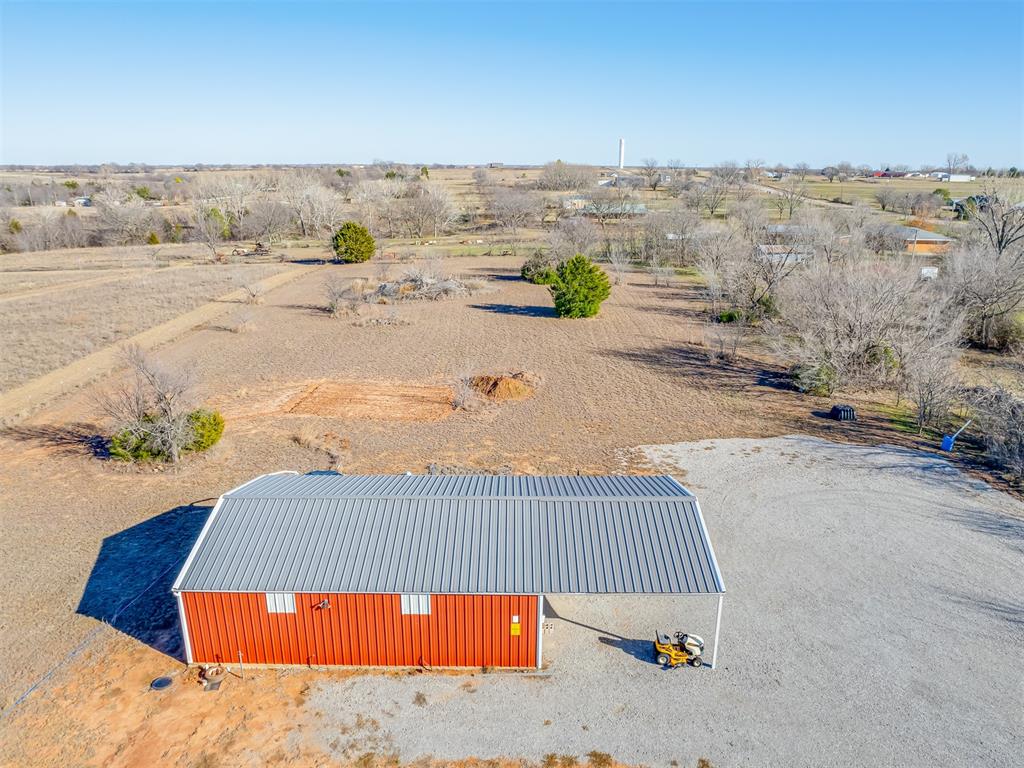 2810 S Highway 81 Property Photo 20