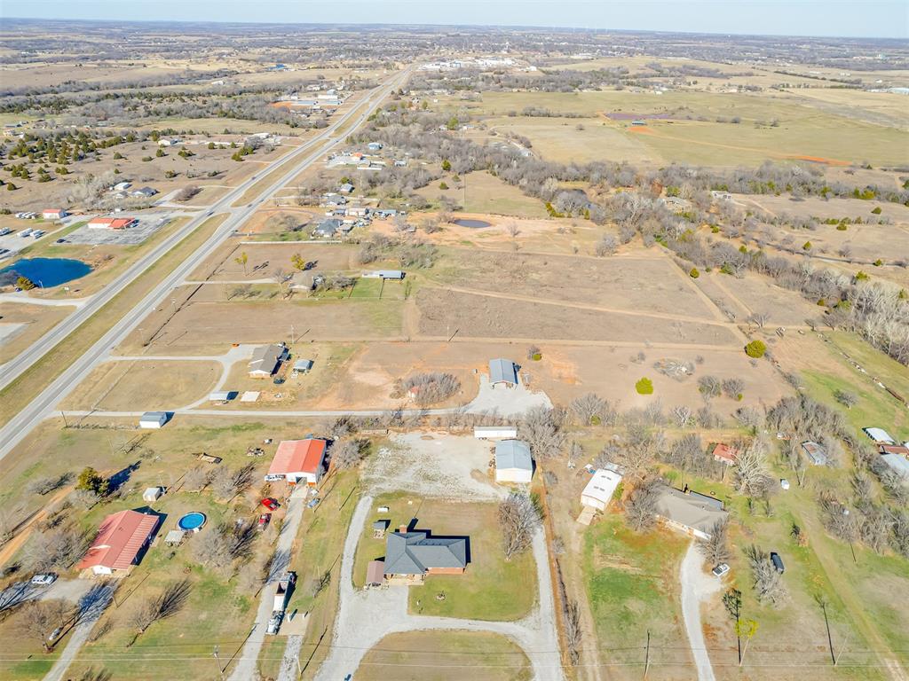 2810 S Highway 81 Property Photo 31