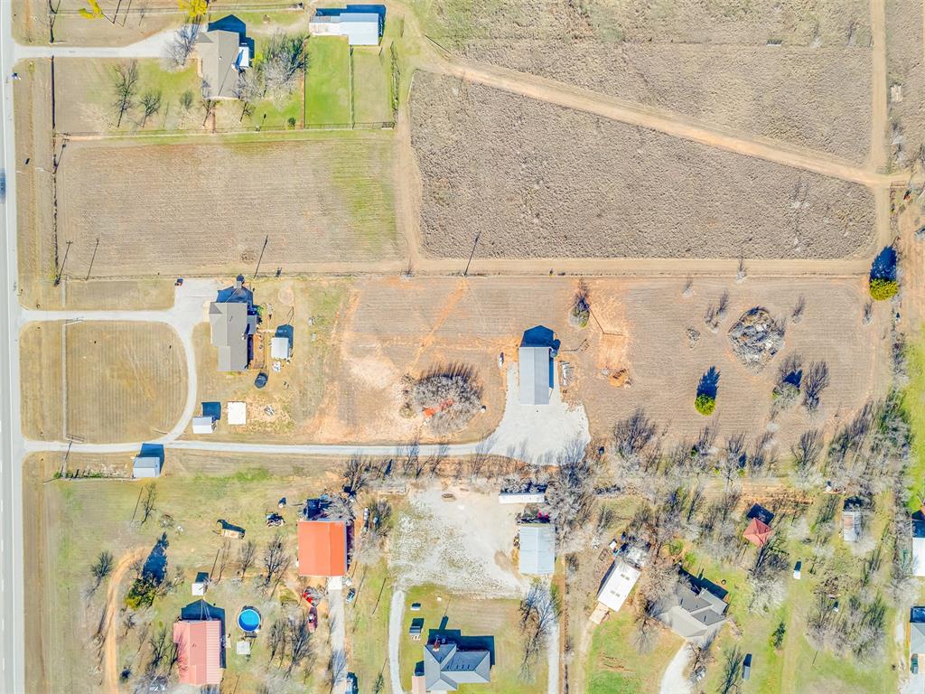 2810 S Highway 81 Property Photo 32