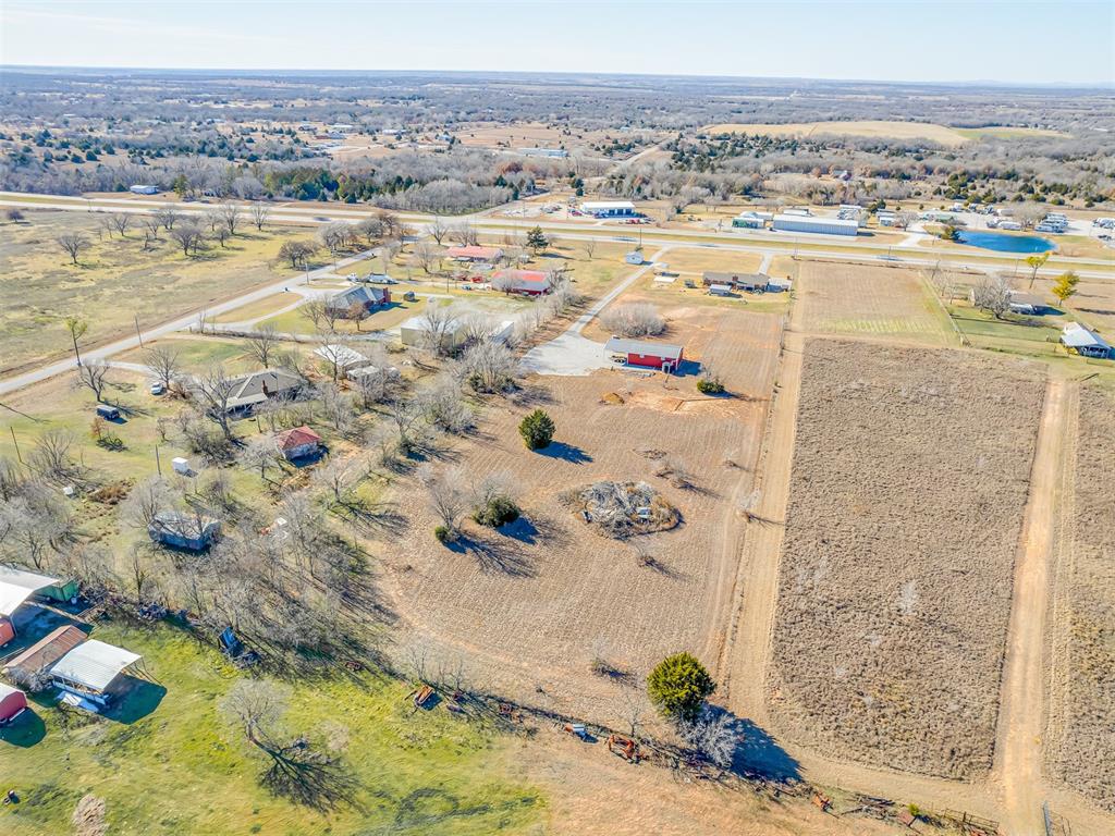 2810 S Highway 81 Property Photo 33