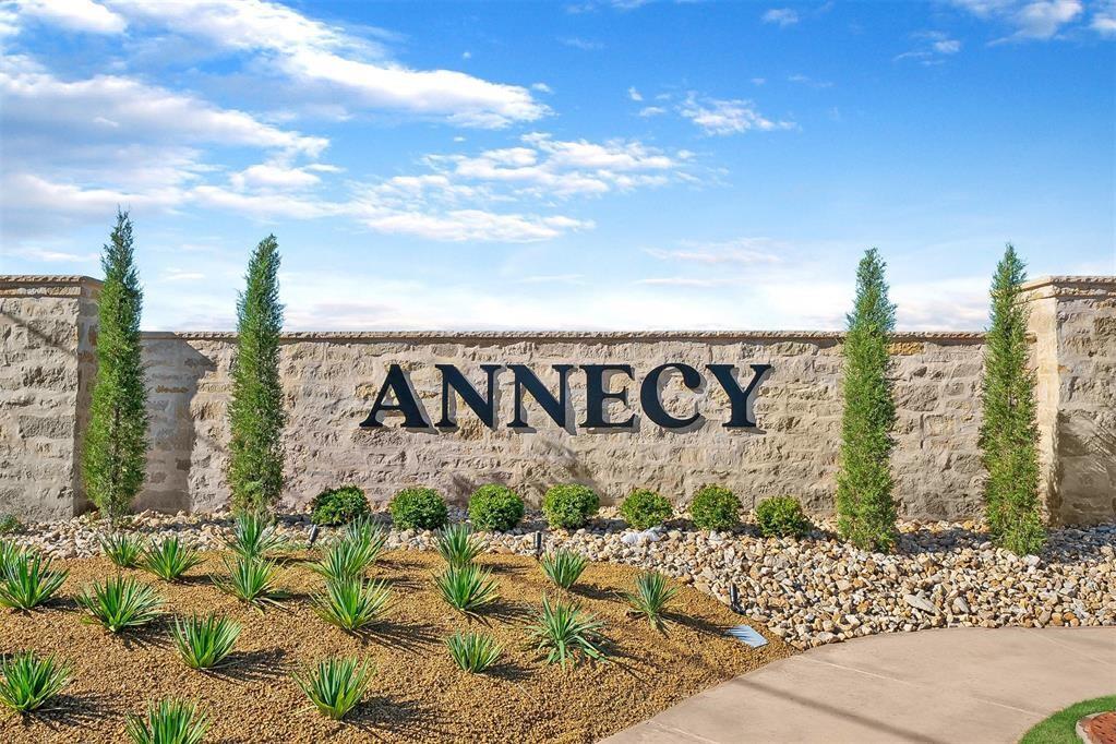 15028 Annecy Boulevard Property Photo