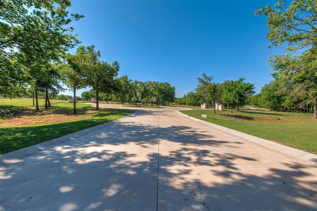 9827 Waterglen Road Property Photo 3