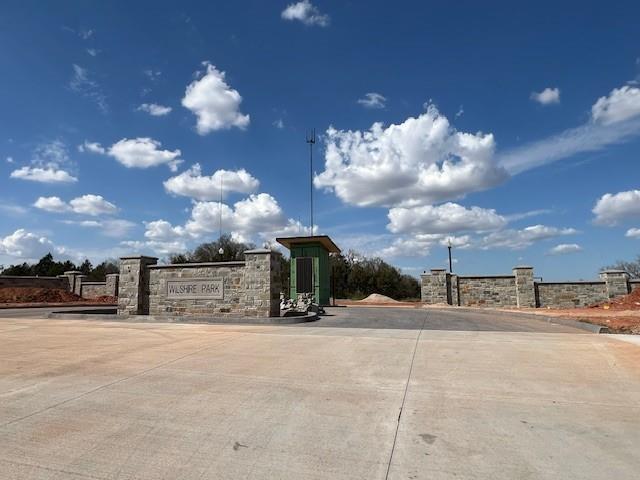 8050 W Wilshire Park Drive Property Photo 1