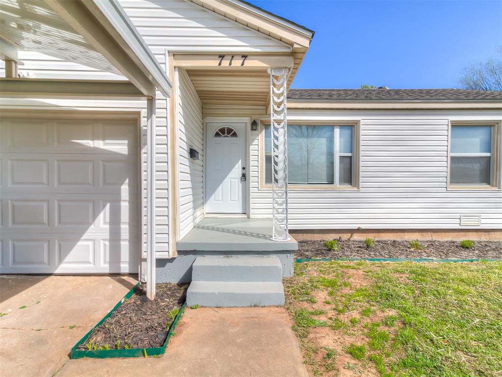 717 E Rose Drive Property Photo