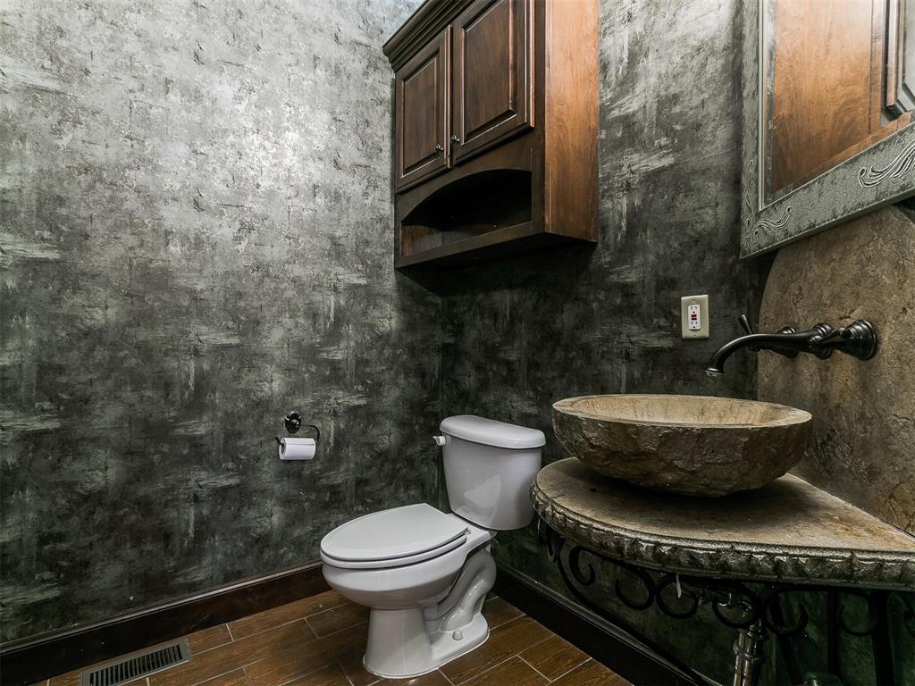 17412 Hawks View Court Property Photo 10