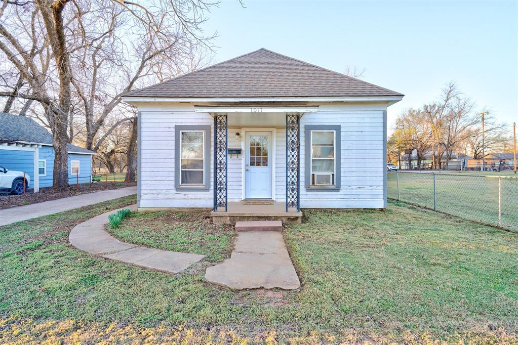 1011 W Mansur Avenue Property Photo