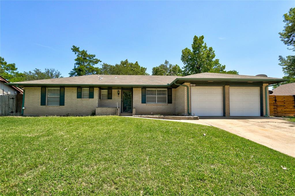 1124 Merrymen Green Property Photo