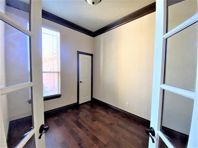 15521 Creek View Drive Property Photo 3