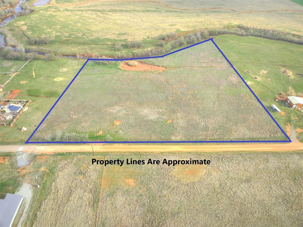 E 860 (10ac) Road Property Photo