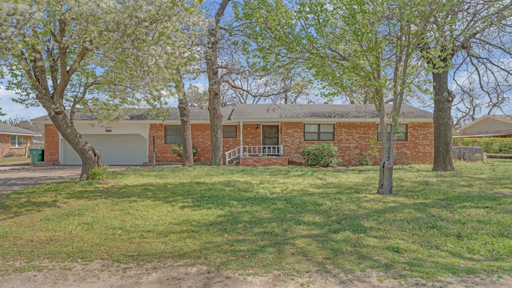 1916 N Davis Avenue Property Photo