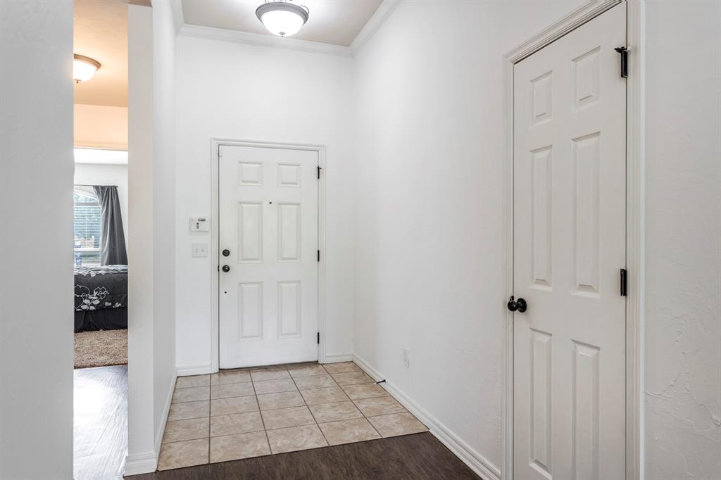 7913 Woodbend Lane Property Photo 7