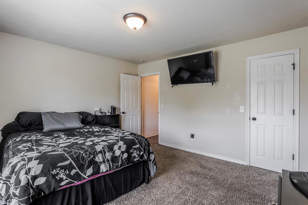 7913 Woodbend Lane Property Photo 14