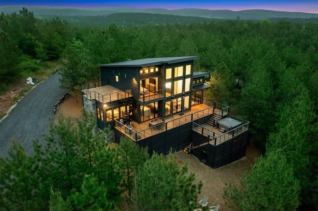 157 Woodland Bluff Trail Property Photo