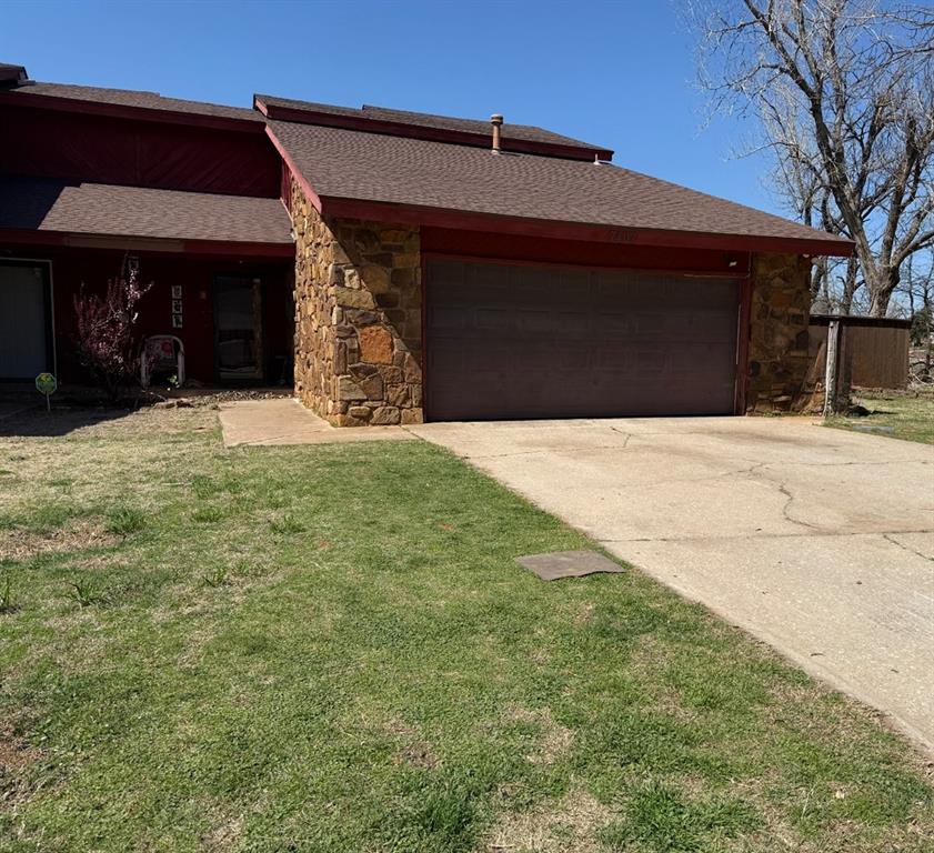 7407 Kings Manor Court Property Photo 1