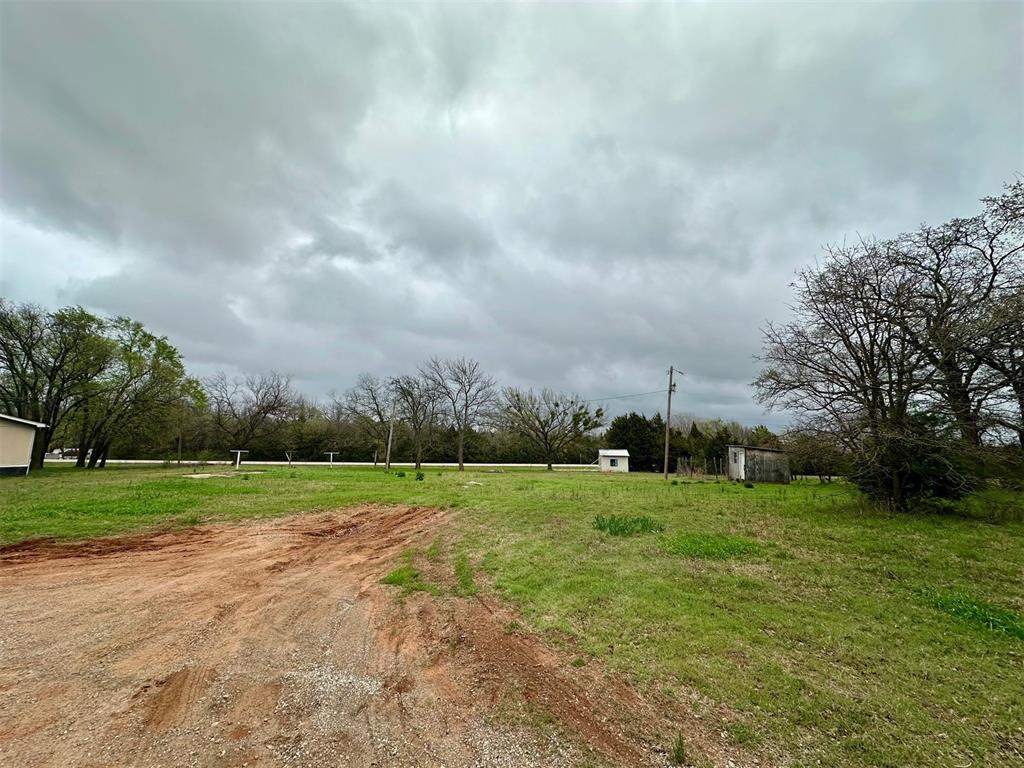 2005 N Ivey Lane Property Photo 6