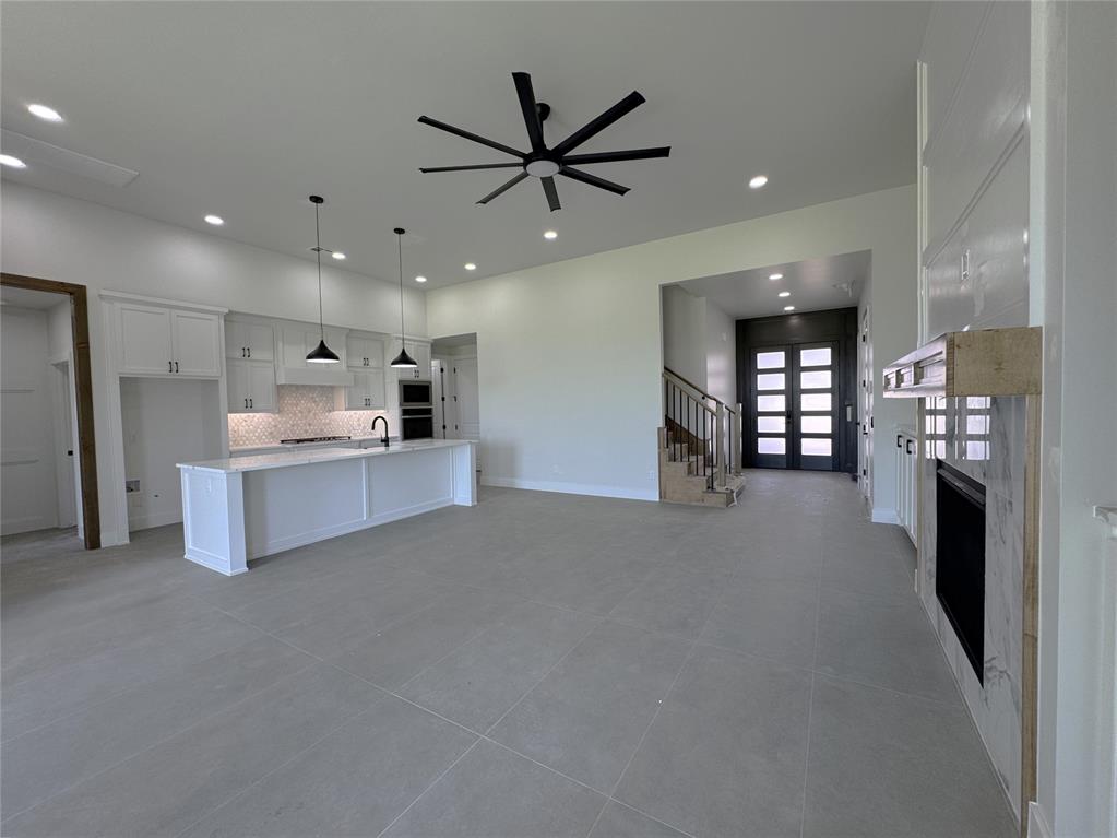 7112 Nw 155th Street Property Photo 6