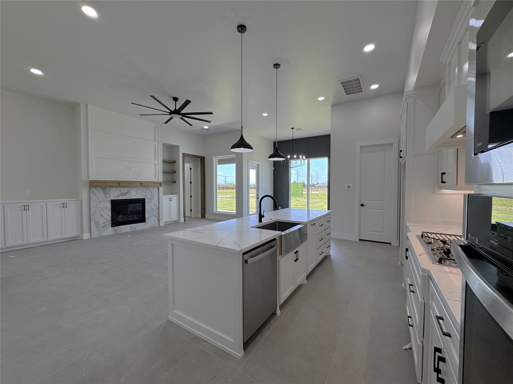 7112 Nw 155th Street Property Photo 8