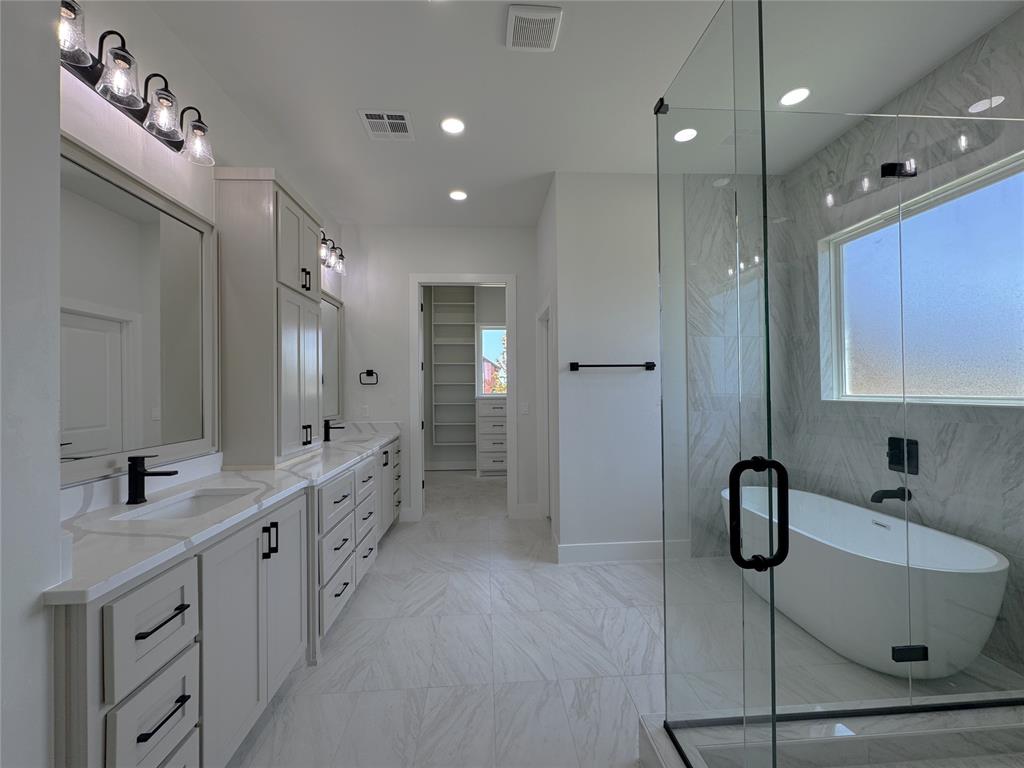 7112 Nw 155th Street Property Photo 21