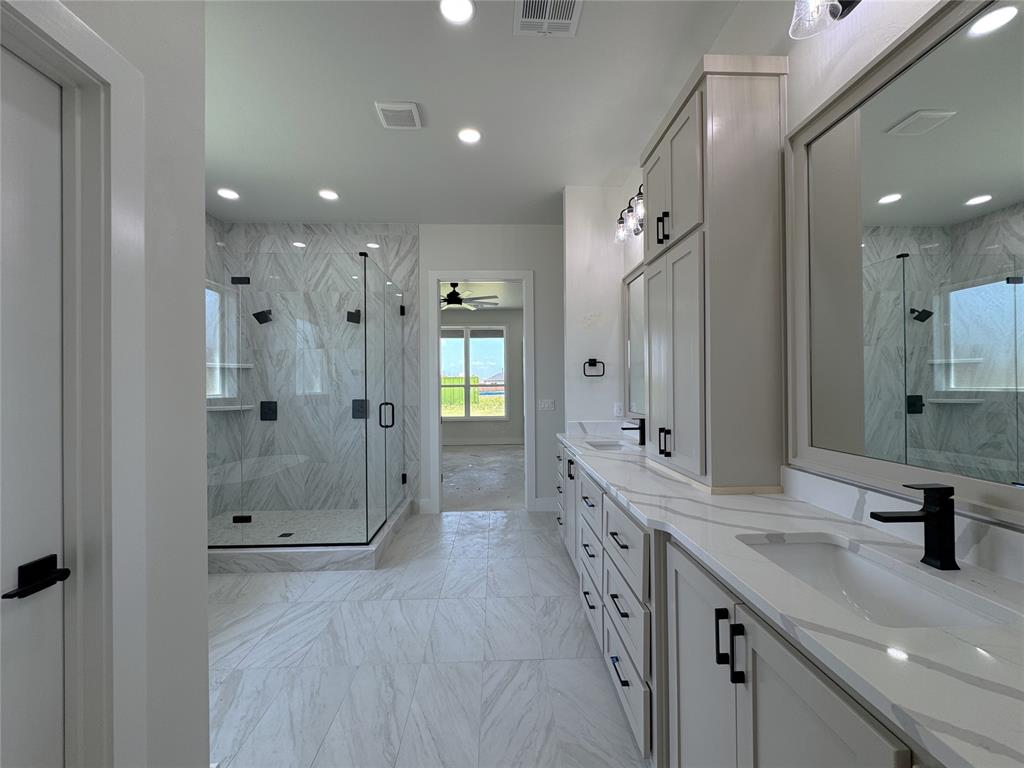 7112 Nw 155th Street Property Photo 25