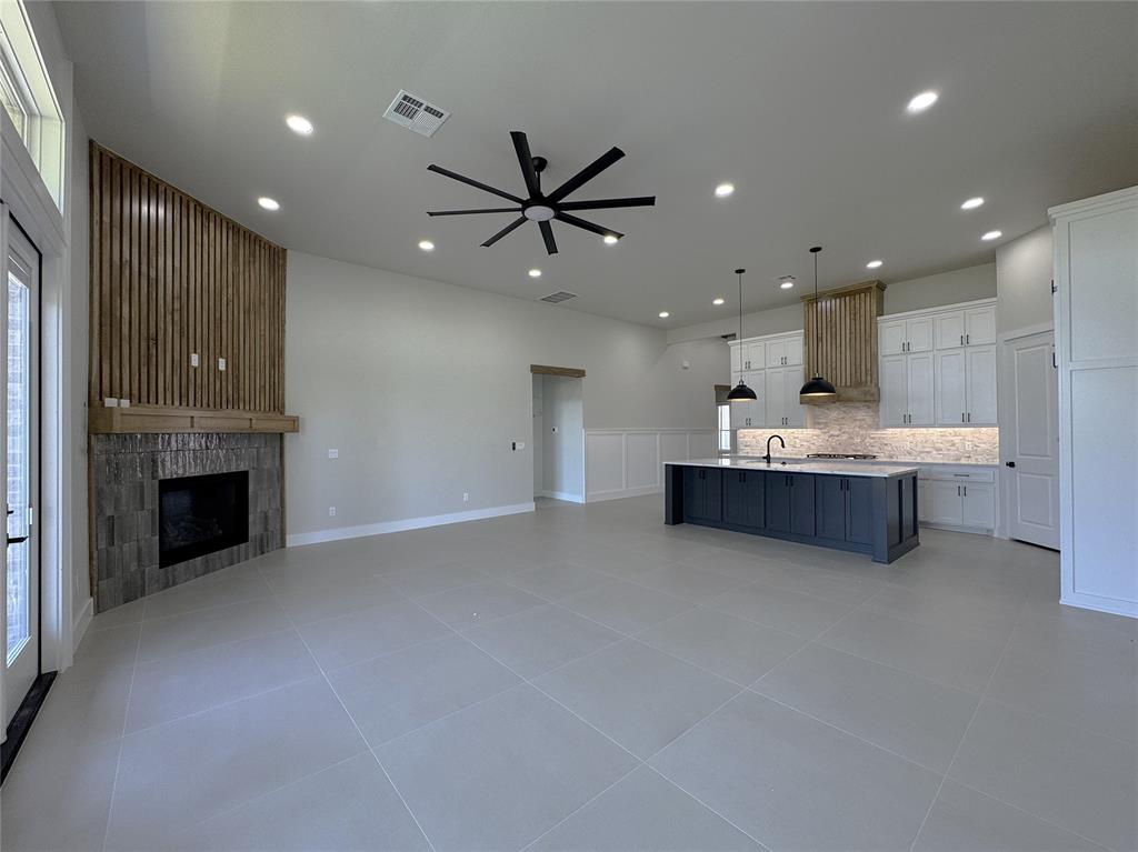 15600 Rockwell Park Lane Property Photo 3