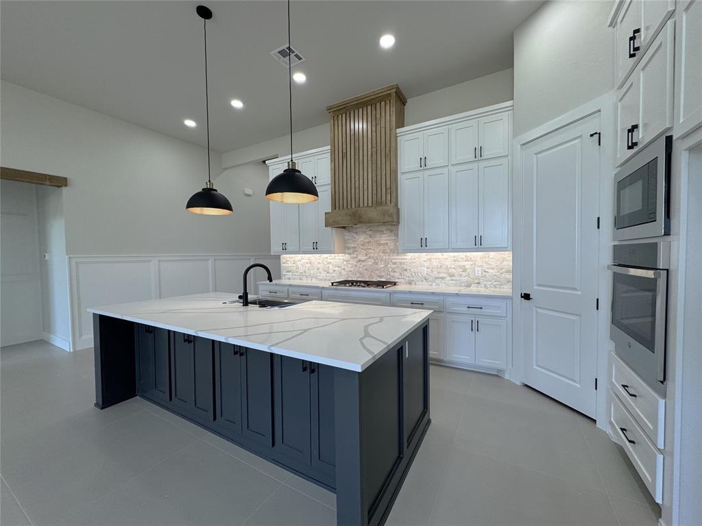 15600 Rockwell Park Lane Property Photo 12