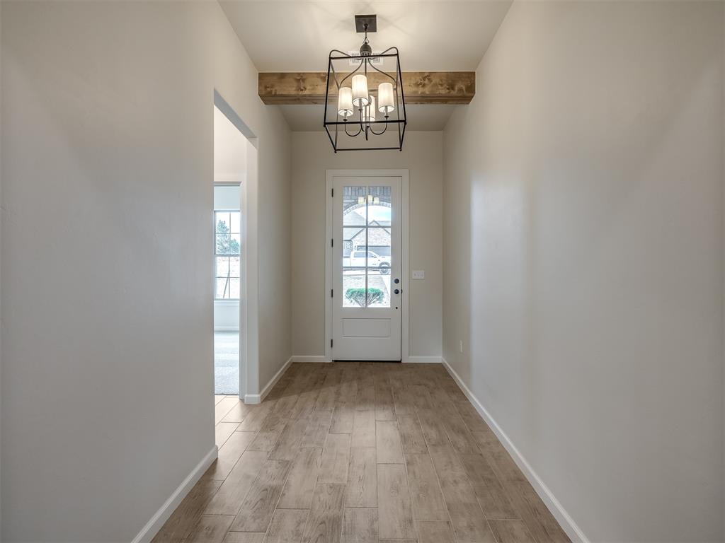 8104 Goldfinch Drive Property Photo 4