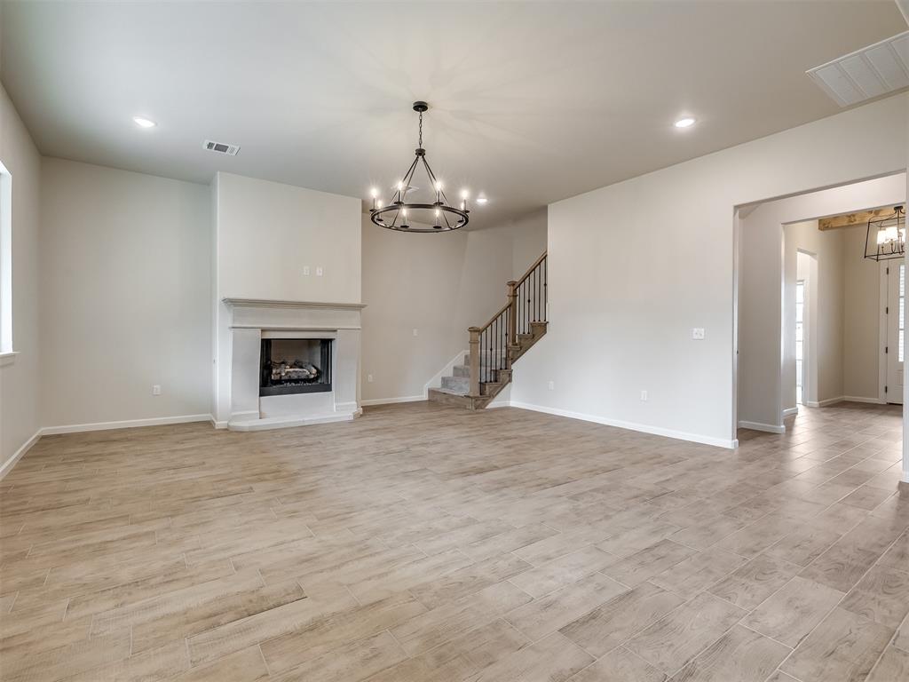 8104 Goldfinch Drive Property Photo 8