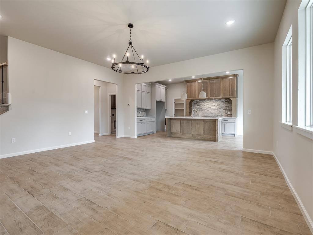 8104 Goldfinch Drive Property Photo 10