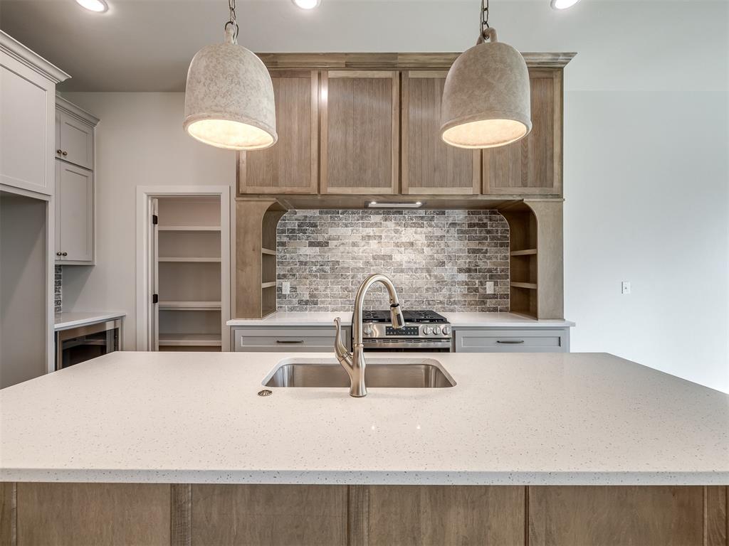 8104 Goldfinch Drive Property Photo 15