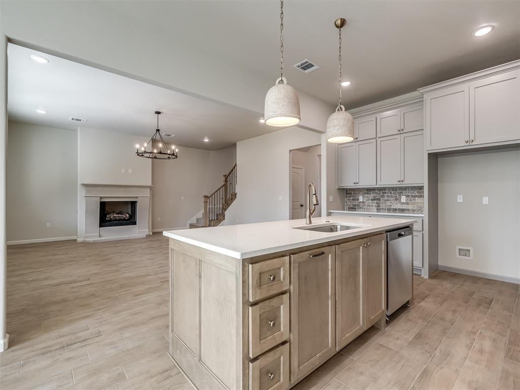 8104 Goldfinch Drive Property Photo 18
