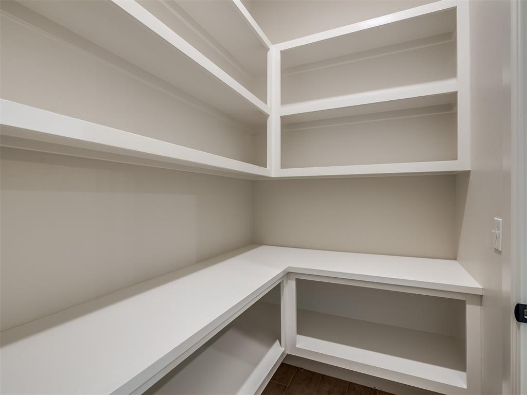 8104 Goldfinch Drive Property Photo 22