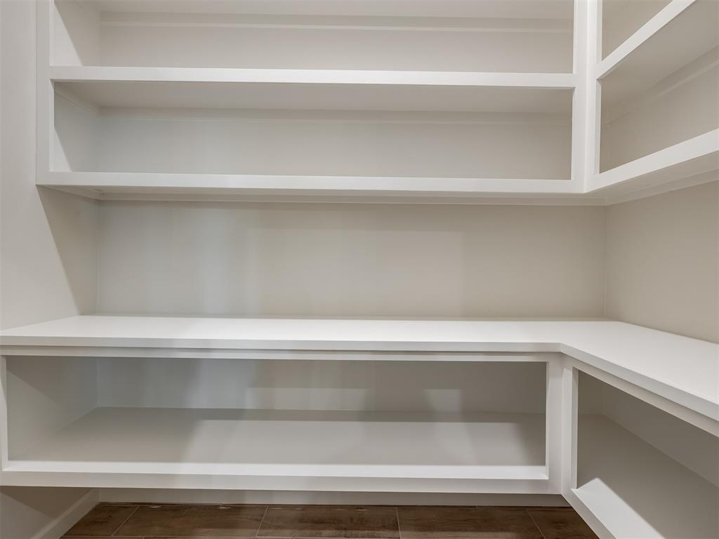8104 Goldfinch Drive Property Photo 23
