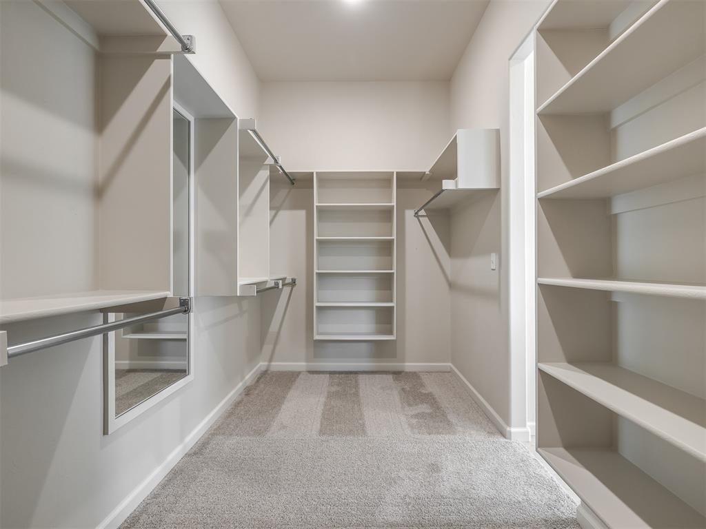 8104 Goldfinch Drive Property Photo 31