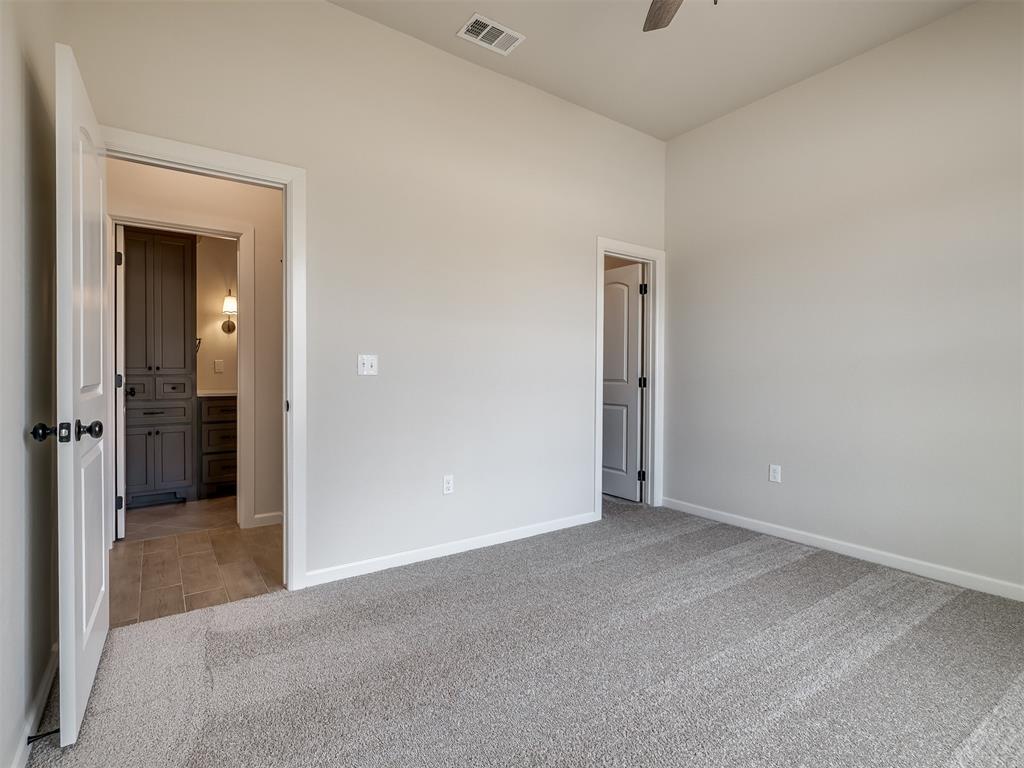 8104 Goldfinch Drive Property Photo 33