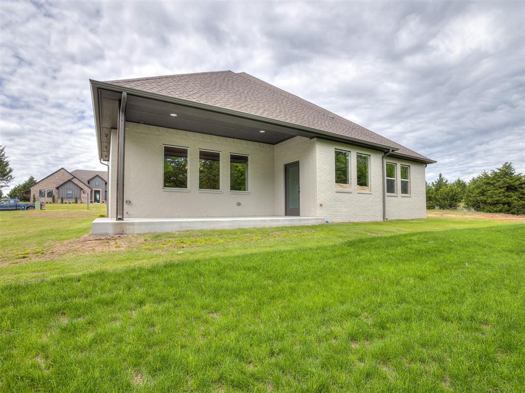 8104 Goldfinch Drive Property Photo 44