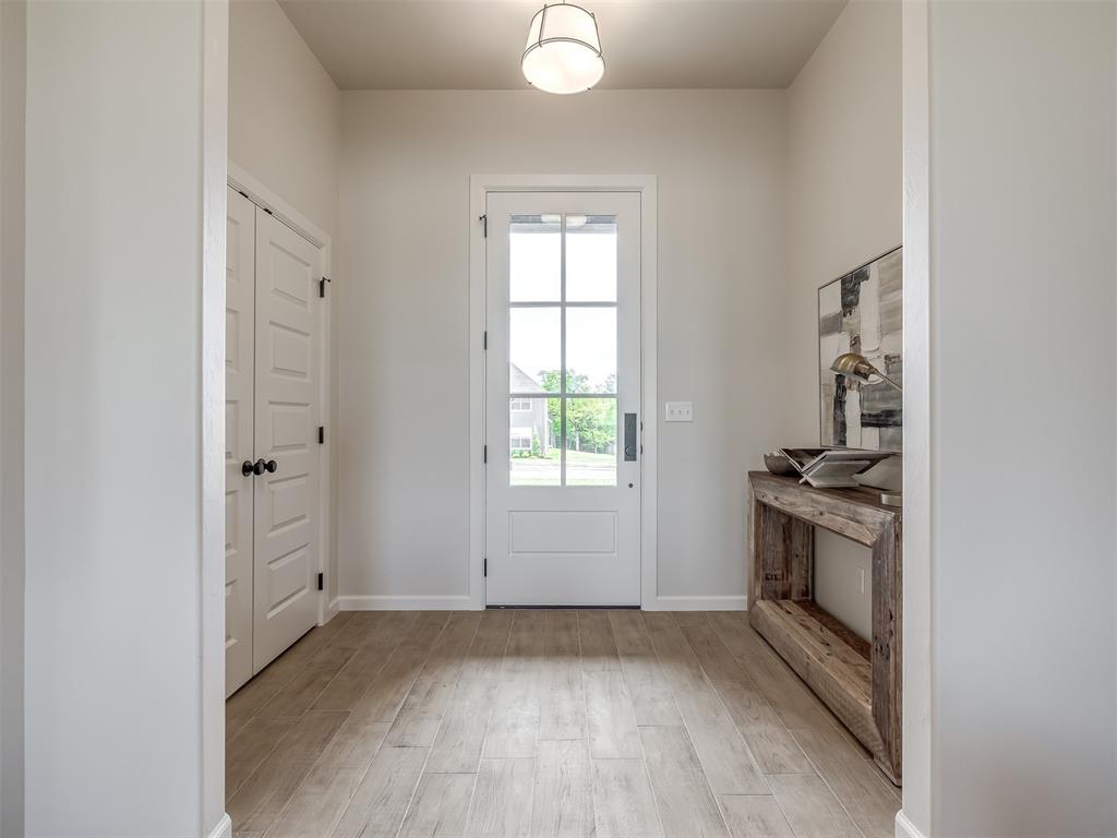 8103 Goldfinch Drive Property Photo 8