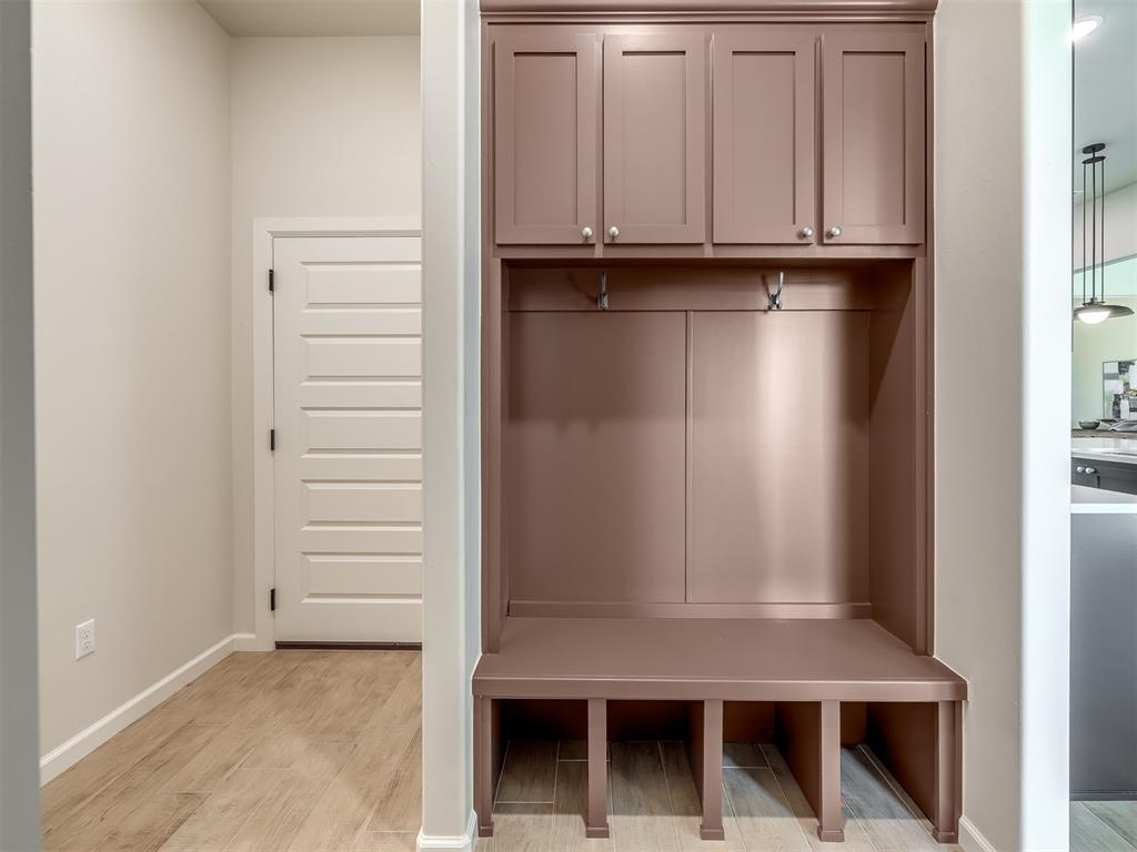 8103 Goldfinch Drive Property Photo 12