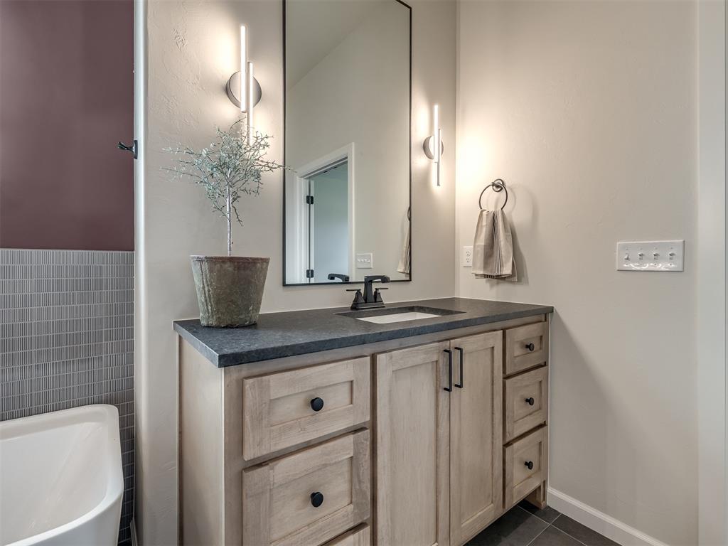 8103 Goldfinch Drive Property Photo 29