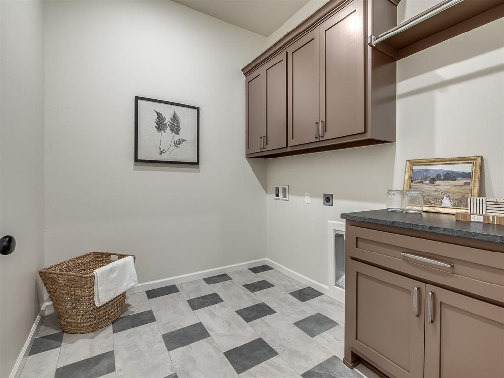 8103 Goldfinch Drive Property Photo 37