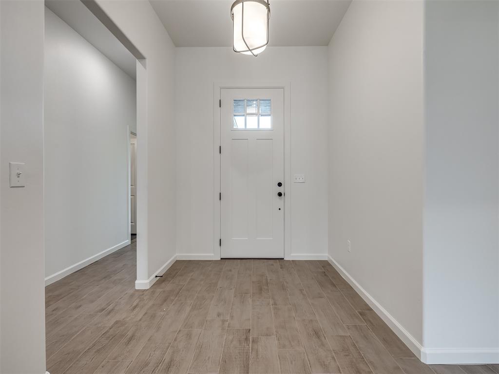8110 Goldfinch Drive Property Photo 4