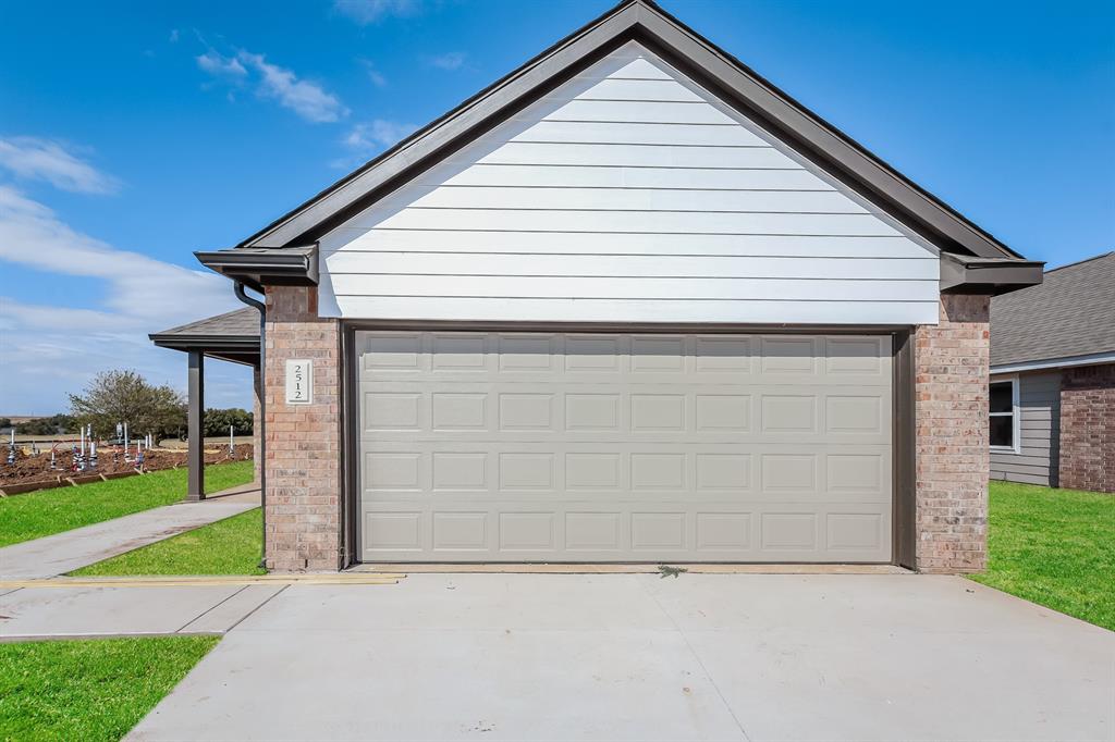 2512 Rosewood Lane Property Photo