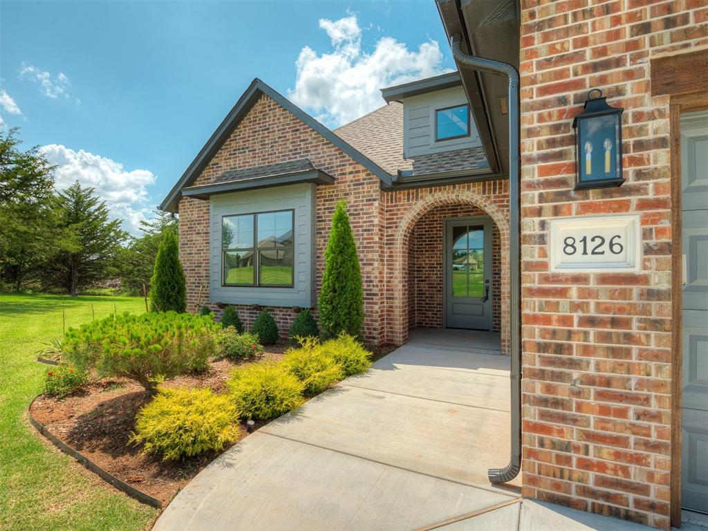8126 Goldfinch Drive Property Photo 1