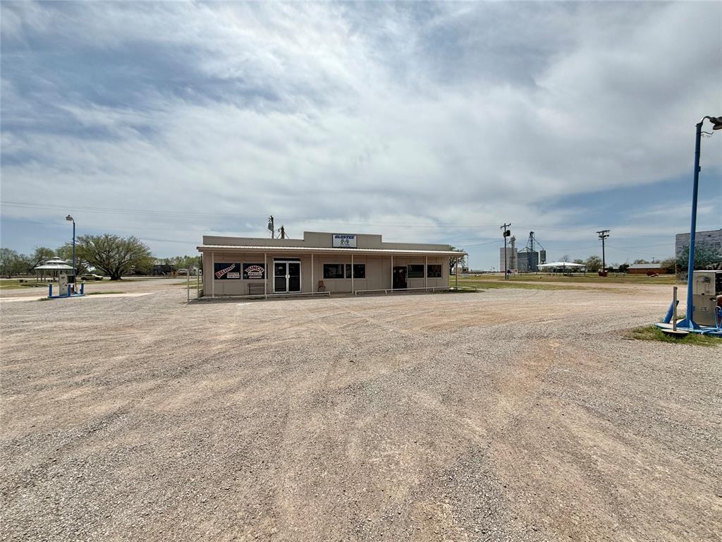121 E 4th Street Property Photo
