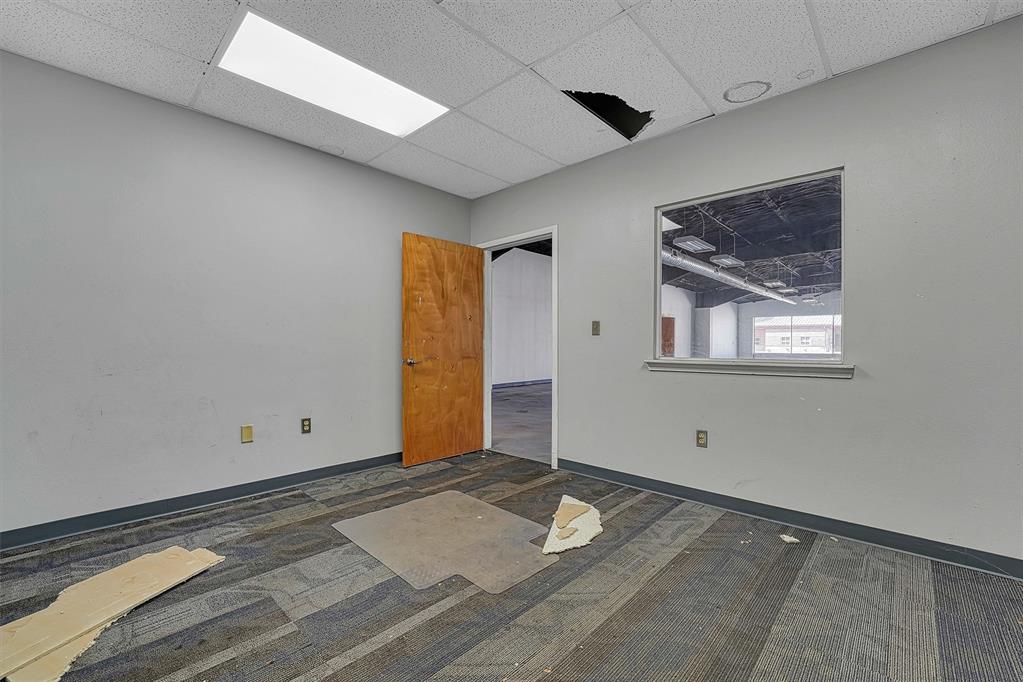 211 S 4th Street Property Photo 6