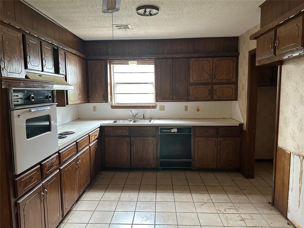 2704 Quanah Parker Trail Property Photo 4