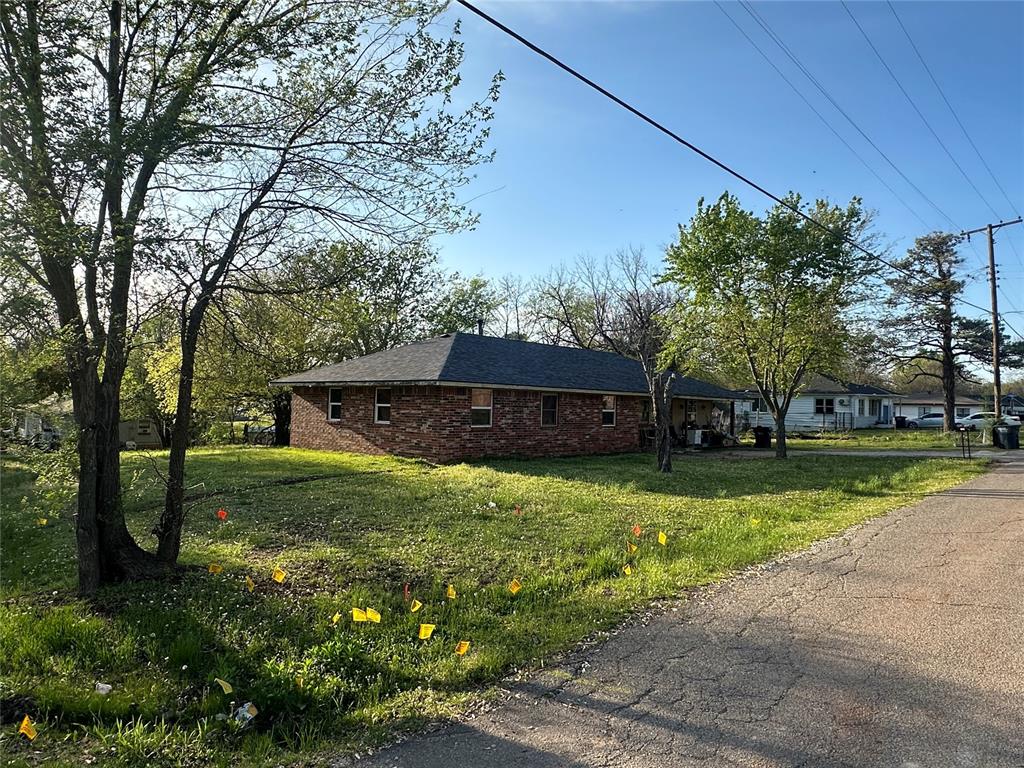 1104 N Draper Avenue Property Photo 1